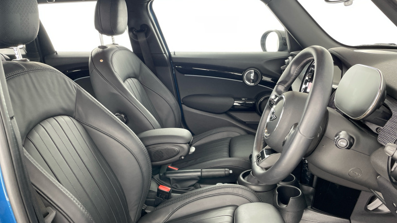 MINI Hatchback 1.5 Cooper Exclusive 5dr Auto Petrol Hatchback